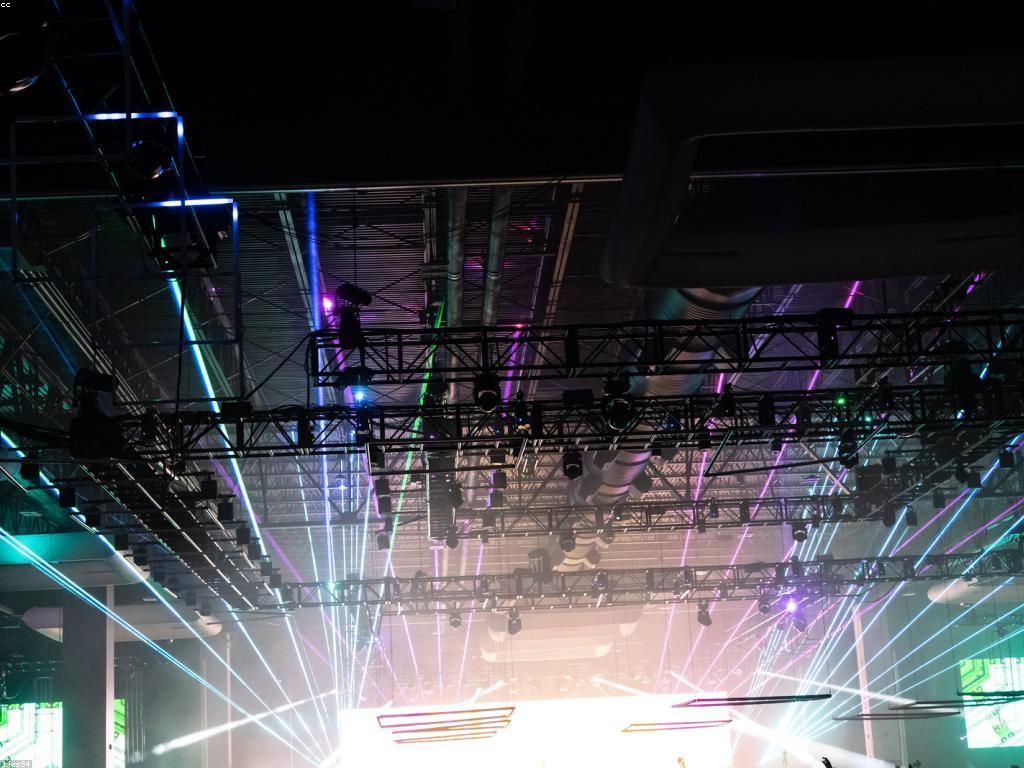 ការសិក្សានិងអនុវត្តវិច្ឆេនស្លតក្នុងការទំនាក់ទំនង