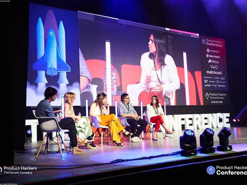 ស្លតកំពុងល្បី: ការបញ្ជាក់ពីប្រធានបទដែលកំពុងគ្រប់គ្រងទីផ្សារឌីជីថល